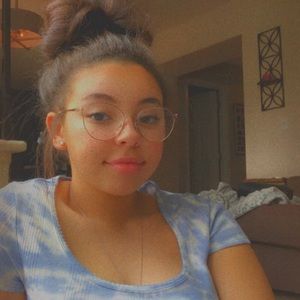 Meet your Posher, Malia